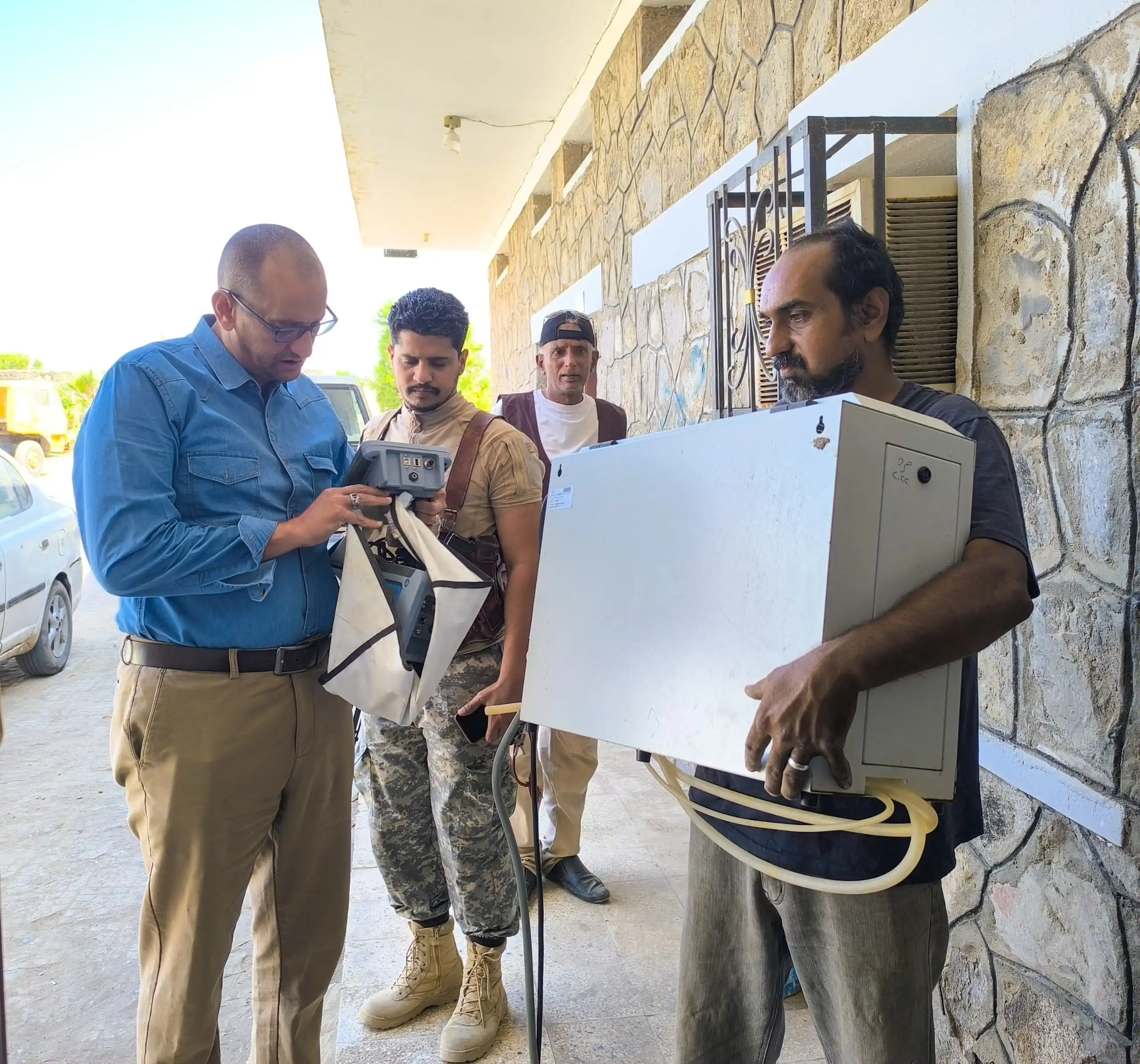 مؤسسة مياه عدن تستعيد ثلاثة أجهزة خاصة بفحص المياه