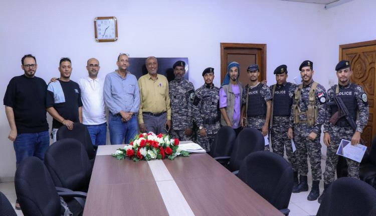 145-باخبيرة يكرم أفراد قوات حراسة المؤسسة