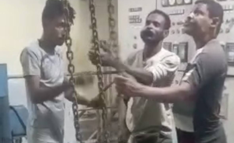 مؤسسة مياه عدن تواصل صيانة مضخة عمر المختار وتؤكد الحاجة لإعادة تأهيل أربع مضخات رئيسية