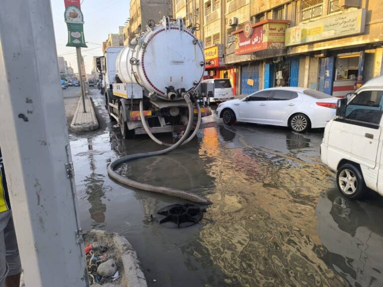 صور لعدد من الشوارع بمديرية الشيخ عثمان بعد شفط مياه الصرف الصحي