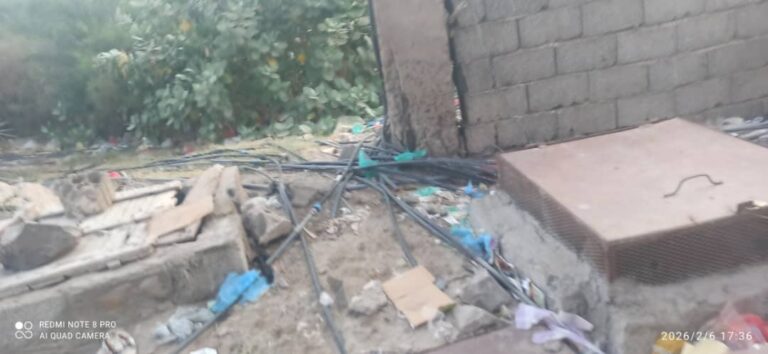 مؤسسة مياه عدن تجدد تحذيرها من التعديات على خطوط الشبكة في مديرية خورمكسر