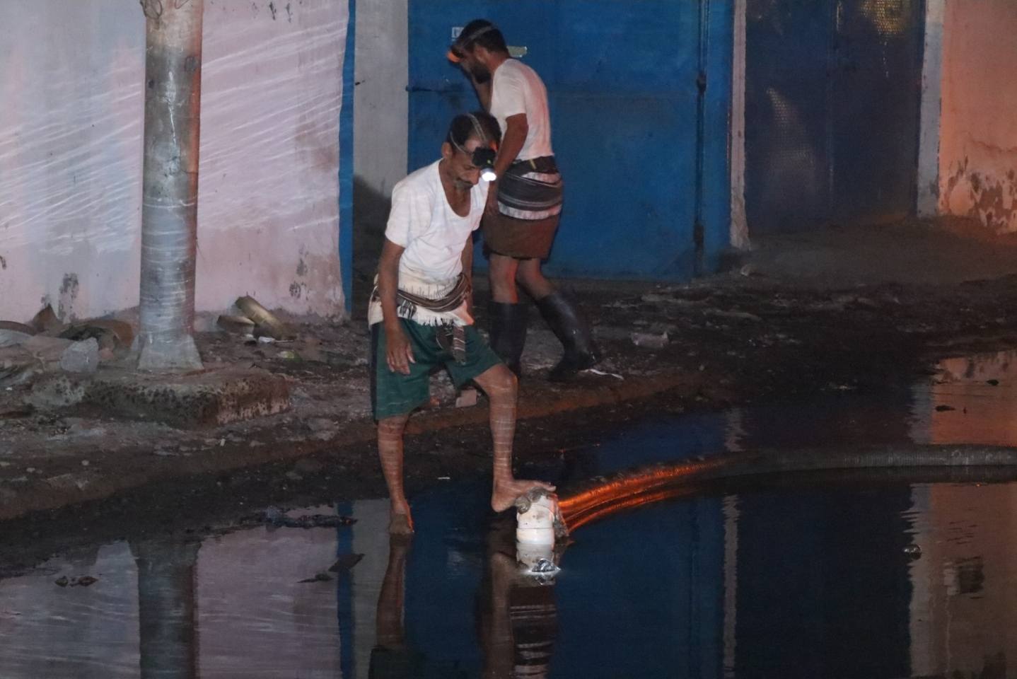 نعمل بجهد كبير لمعالجة طفح مياه الصرف الصحي في الشيخ عثمان والمنصورة